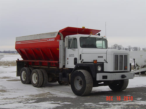 ゼロ Farmer's Grain & Ag Extra Farm Equipment Auction - Schrader Real